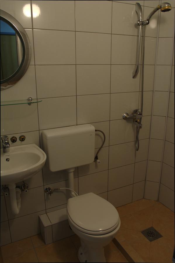 Motel Luxor Visoko Esterno foto