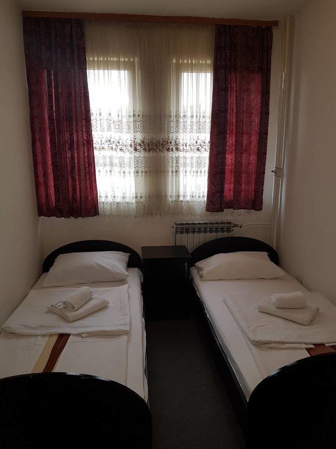 Motel Luxor Visoko Esterno foto