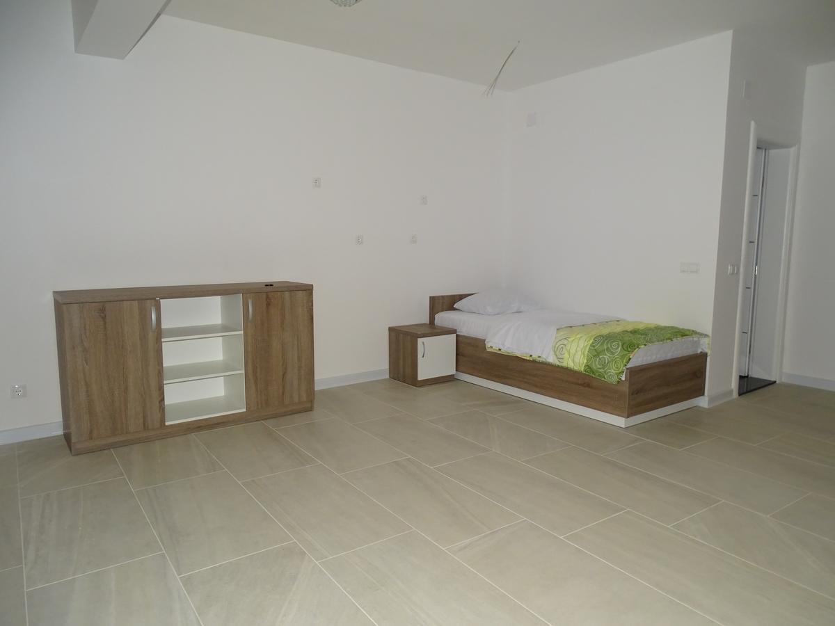 Motel Luxor Visoko Esterno foto