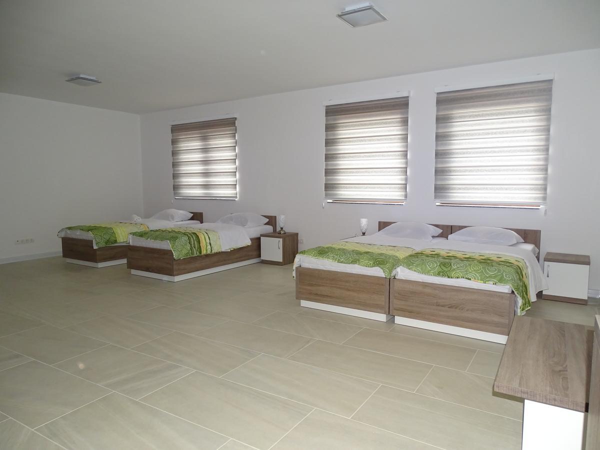 Motel Luxor Visoko Esterno foto